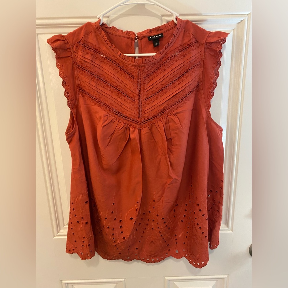 Torrid Size 1 sleeveless blouse